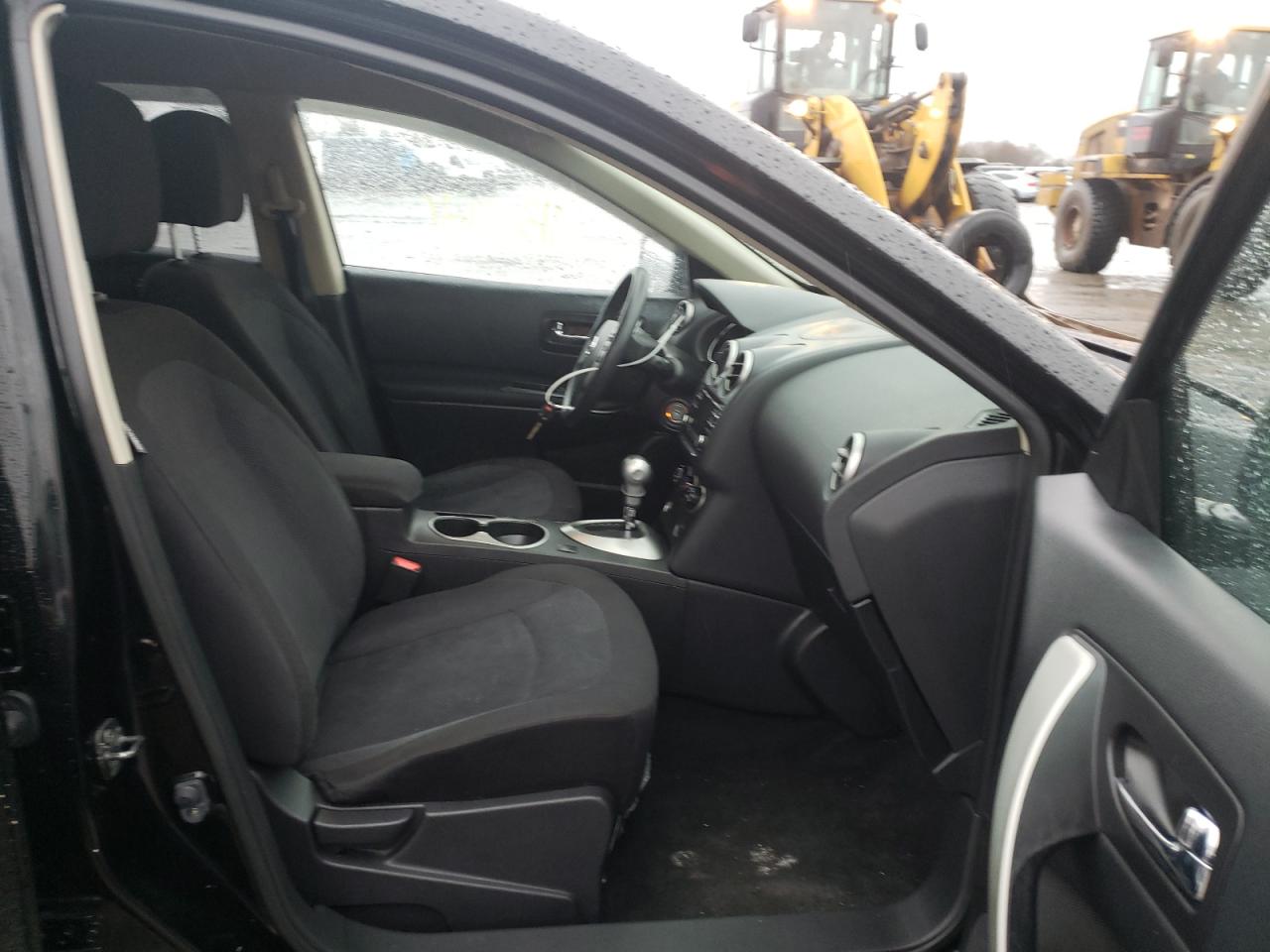 Photo 5 from auction – 2013 NISSAN ROGUE S with VIN JN8AS5MV5DW659765