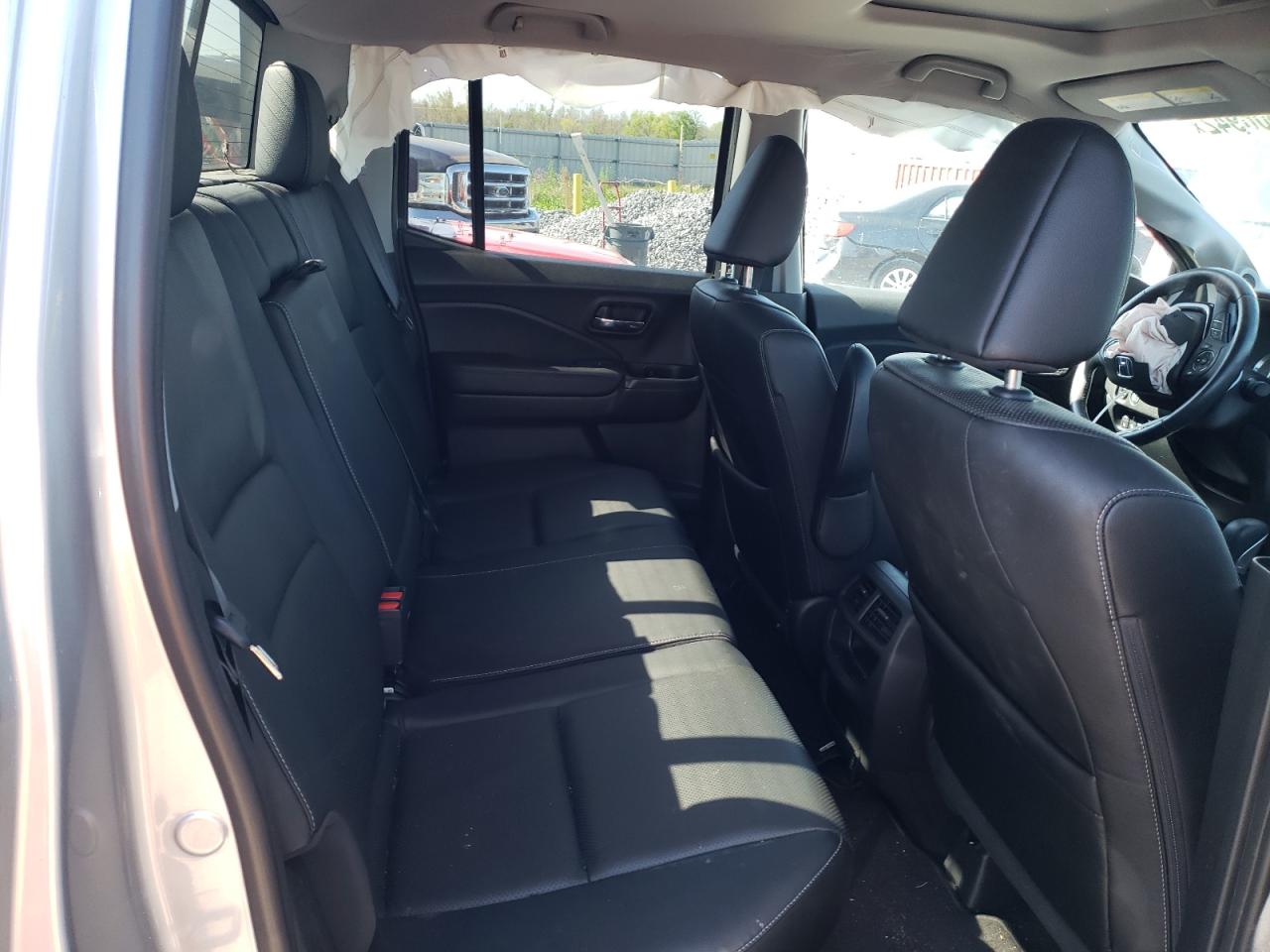 Photo 6 from auction – 2017 HONDA RIDGELINE with VIN 5FPYK3F73HB011856