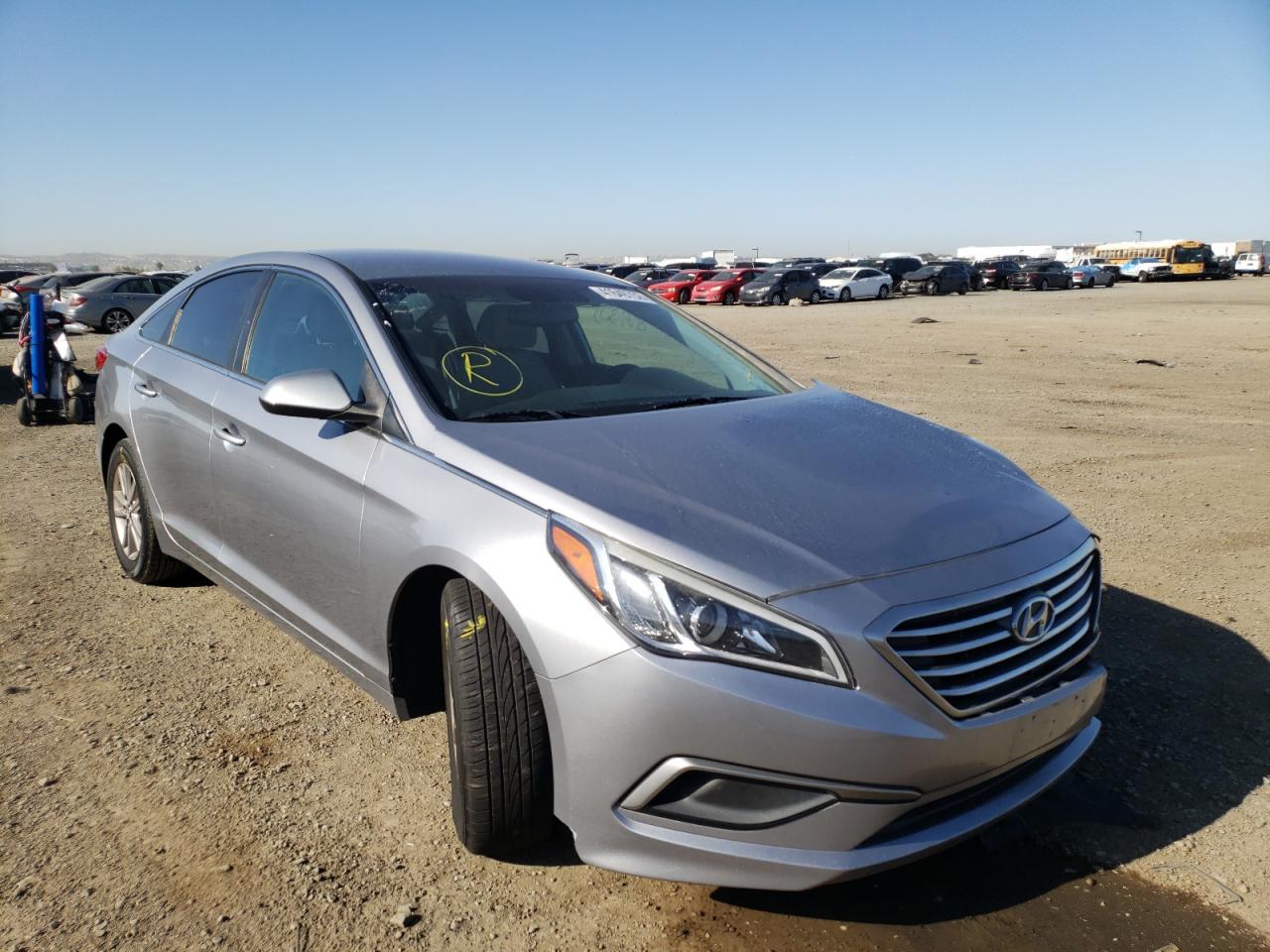 HYUNDAI SONATA SE 2016 with VIN 5NPE24AF2GH364105 - Photo from auction