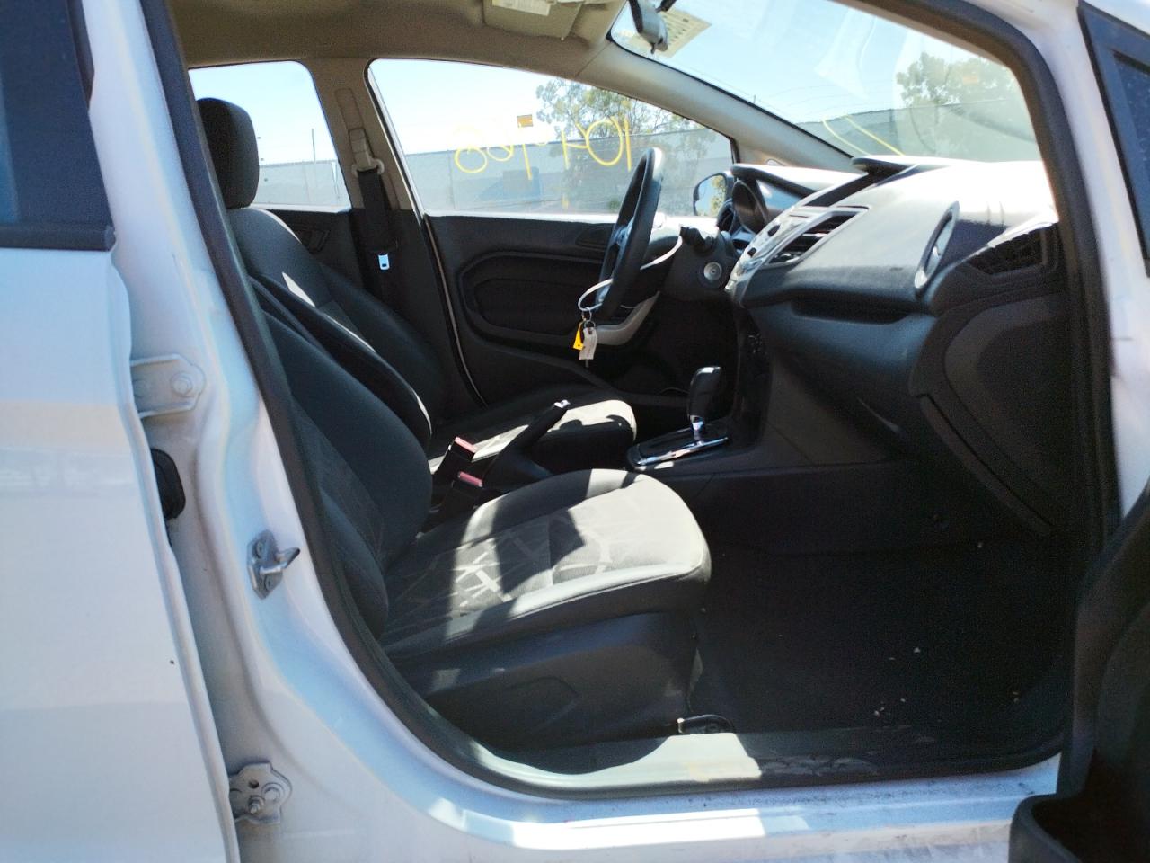 صورة رقم 5 من المزاد - 2012 FORD FIESTA SE مع VIN 3FADP4EJ9CM183167