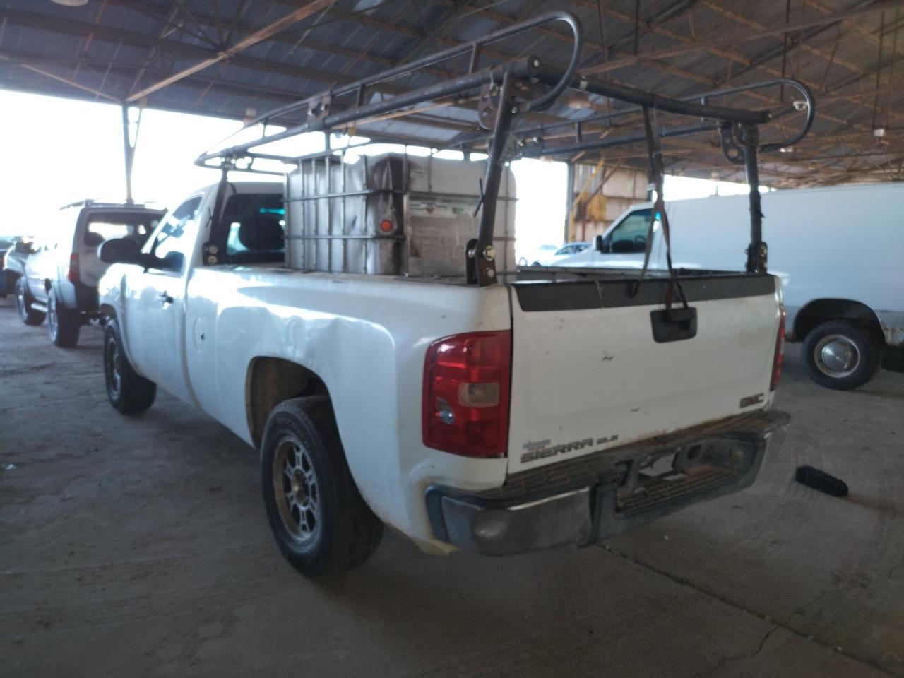 Photo 3 from auction – 2008 CHEVROLET SILVERADO with VIN 1GCEC14X68Z298314