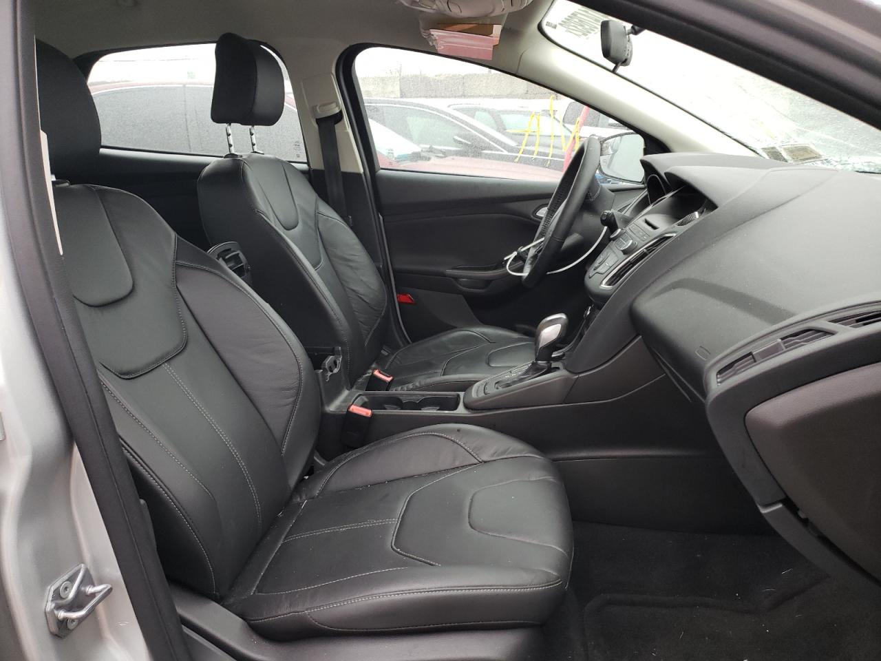Photo 5 from auction – 2016 FORD FOCUS SE with VIN 1FADP3K21GL392952