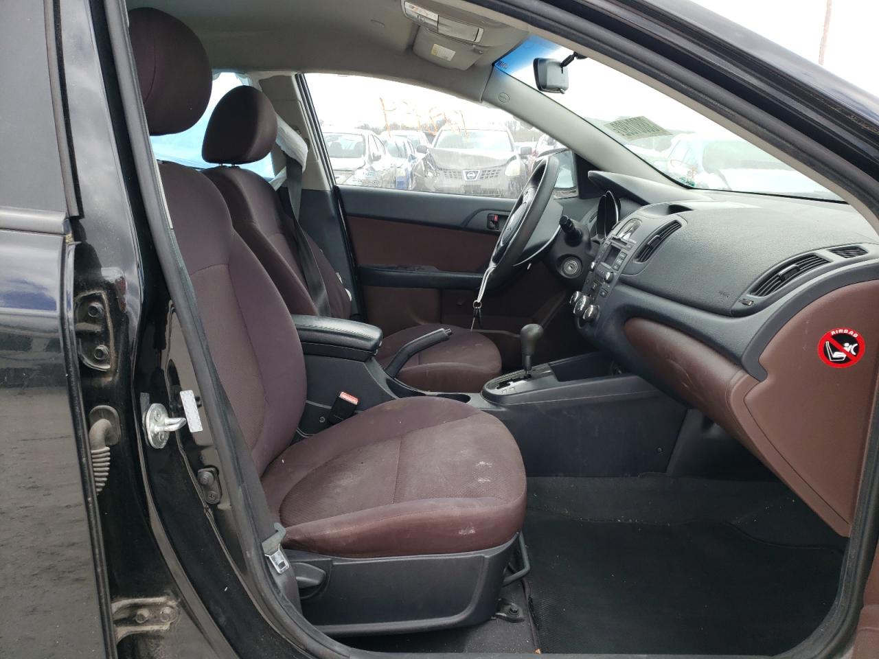 Zdjęcie 5 z aukcji – 2010 KIA FORTE EX z VIN KNAFU4A21A5145491