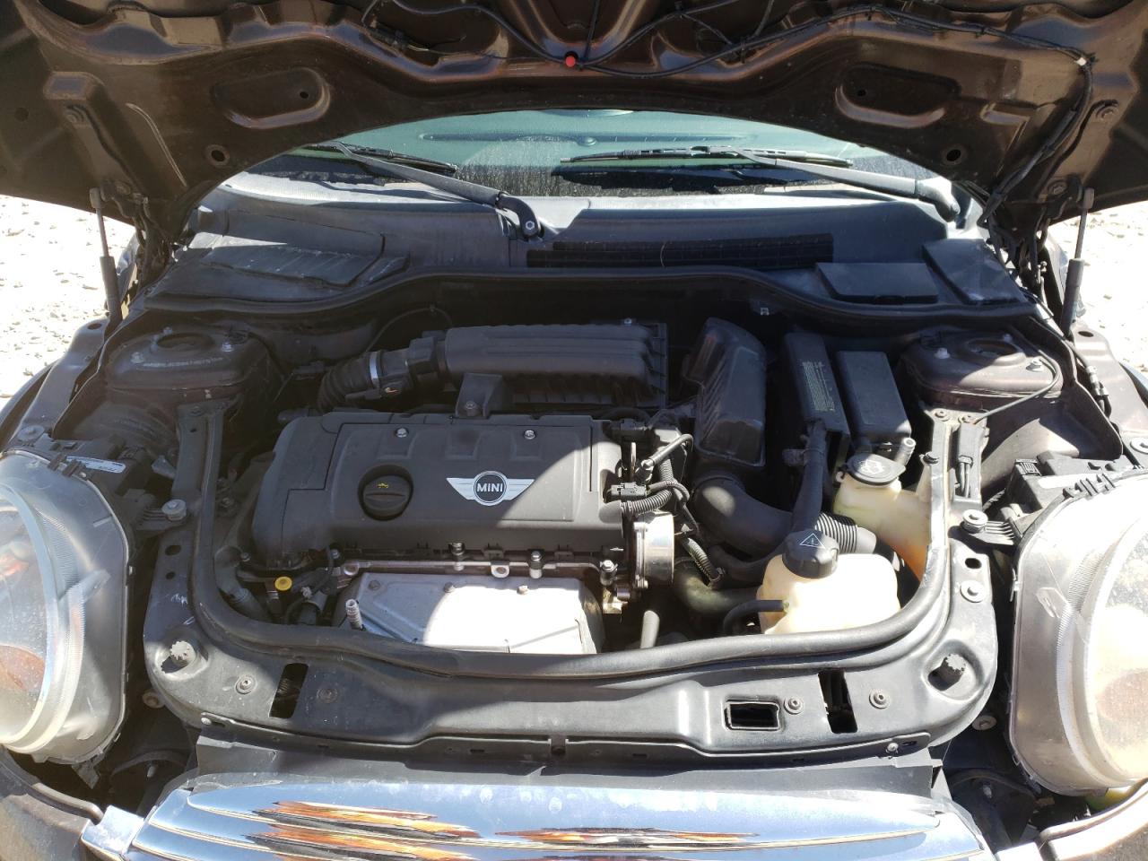 Zdjęcie 7 z aukcji – 2010 MINI COOPER CLU z VIN WMWML3C59ATX37910