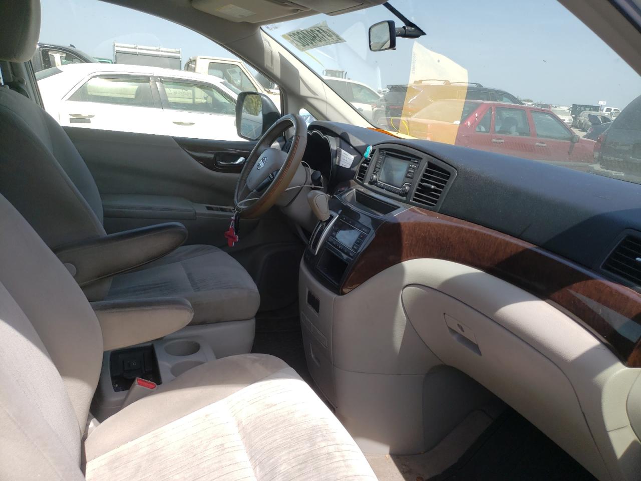 Photo 5 from auction – 2015 NISSAN QUEST S with VIN JN8AE2KP2F9127885