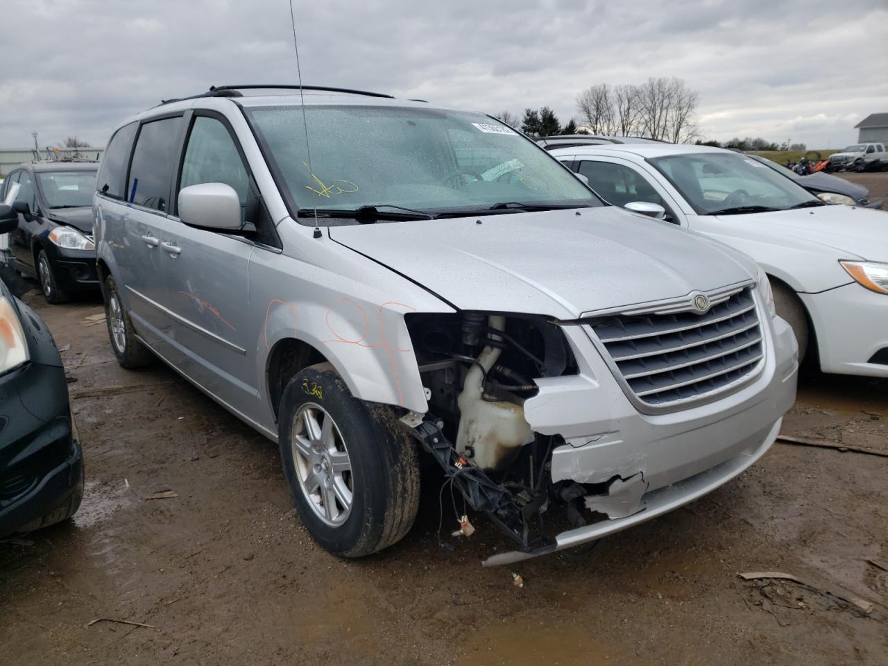 CHRYSLER TOWN & COU 2010 with VIN 2A4RR5D1XAR113954 - Photo from auction