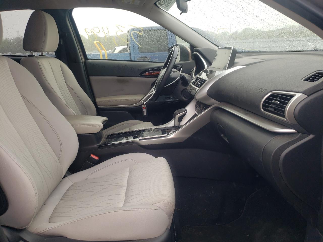 Photo 5 from auction – 2019 MITSUBISHI ECLIPSE CR with VIN JA4AT5AA1KZ002753
