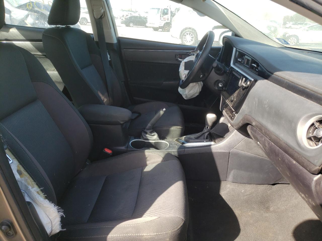 Photo 5 from auction – 2017 TOYOTA COROLLA LE with VIN 2T1BPRHE2HC815259