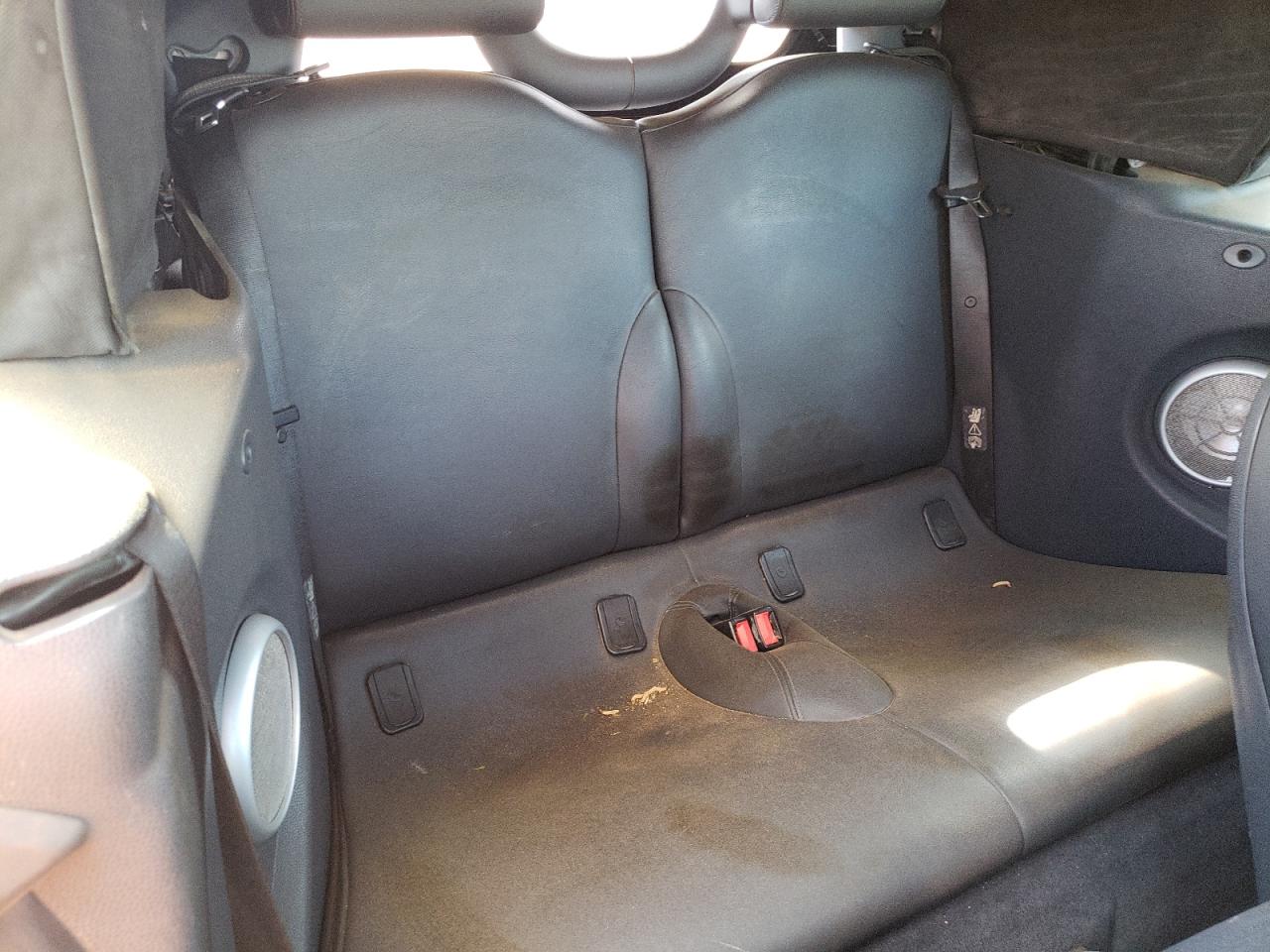 Photo 6 from auction – 2007 MINI COOPER S with VIN WMWRH335X7TJ44282