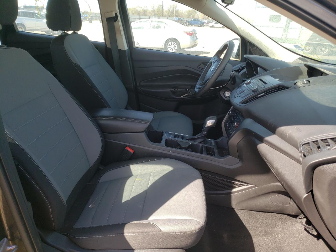 Photo 5 from auction – 2017 FORD ESCAPE S with VIN 1FMCU0F7XHUC10935