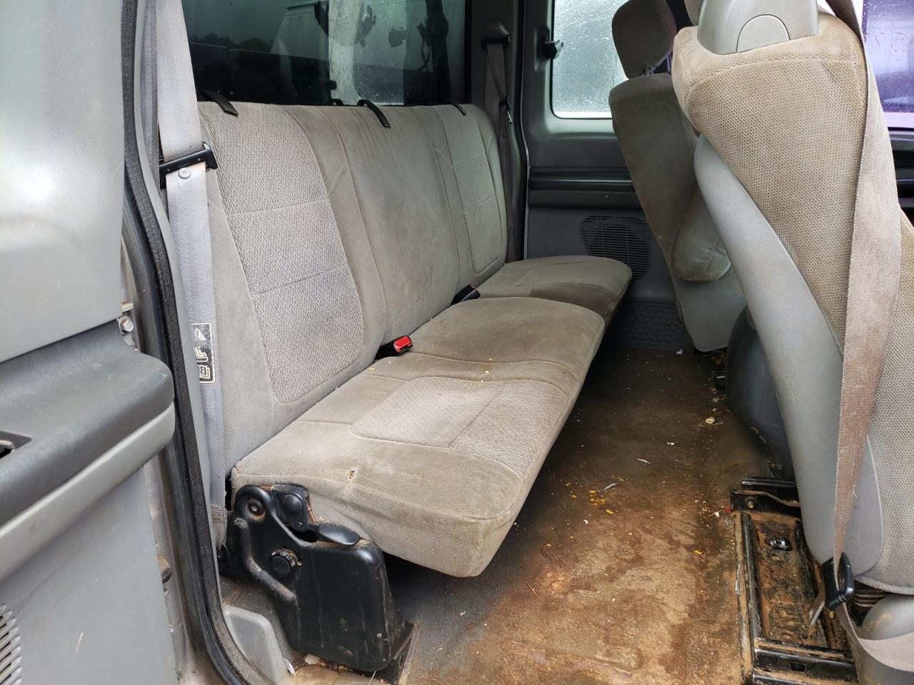 Photo 6 from auction – 2004 FORD F250 with VIN 1FTNX20L04EA73322
