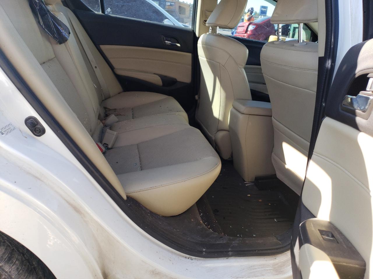 Photo 6 from auction – 2017 ACURA ILX PREMIU with VIN 19UDE2F76HA005715