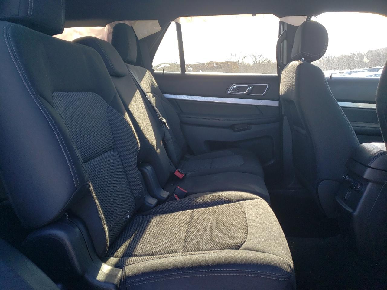 Photo 6 from auction – 2017 FORD EXPLORER X with VIN 1FM5K7D82HGA87035