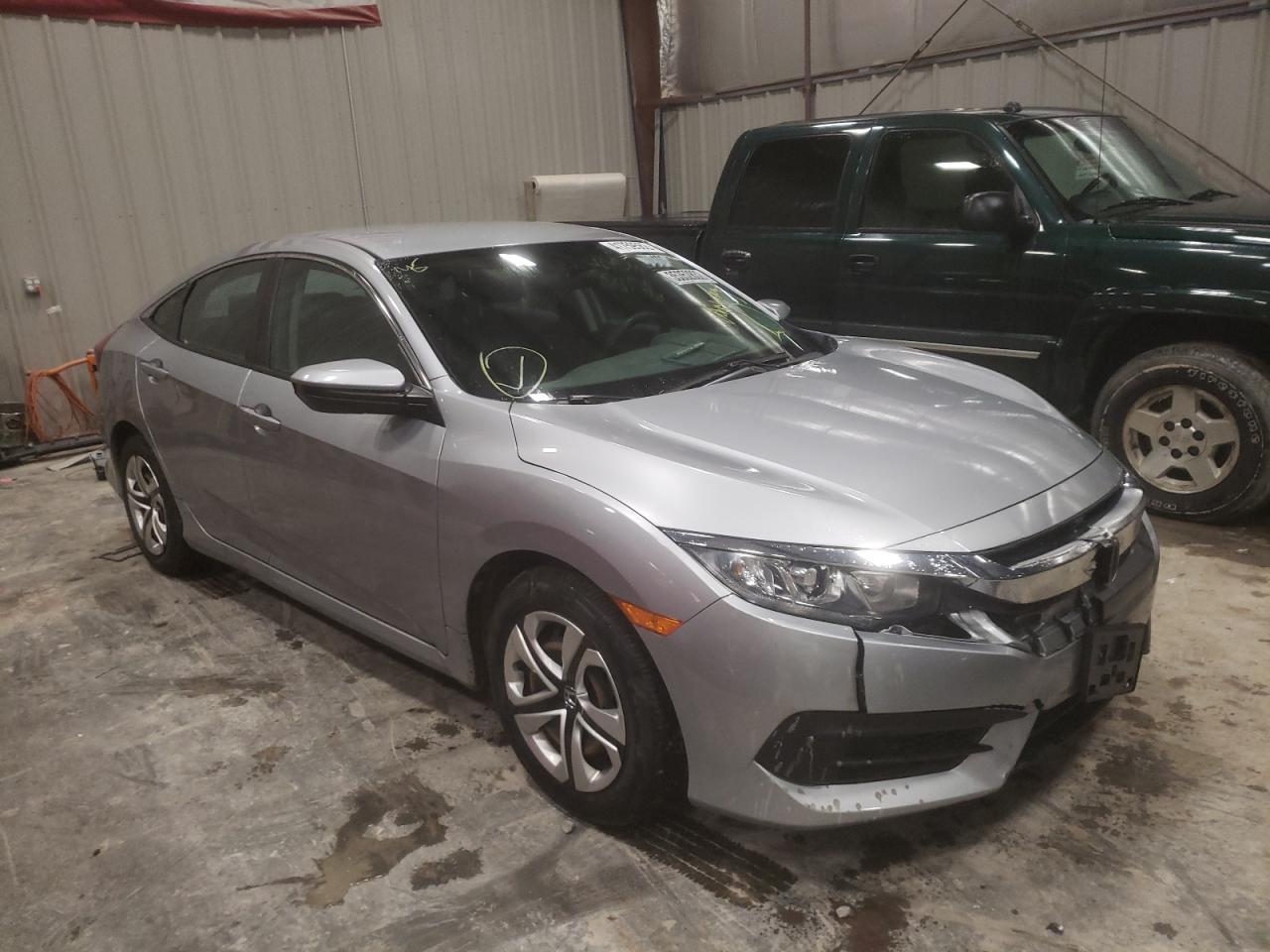 Photo 1 from auction – 2016 HONDA CIVIC LX with VIN 19XFC2F58GE068399