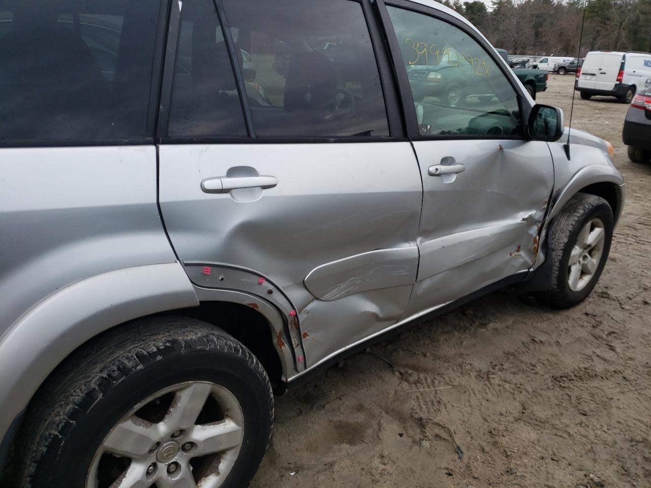 Photo 9 from auction – 2004 TOYOTA RAV4 with VIN JTEHD20V040002458