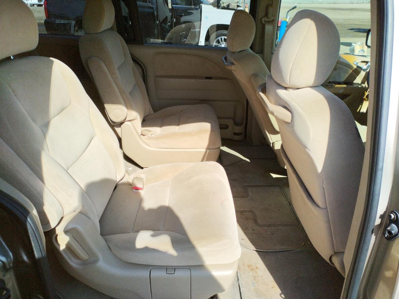 Photo 6 from auction – 2005 HONDA ODYSSEY LX with VIN 5FNRL38255B105776