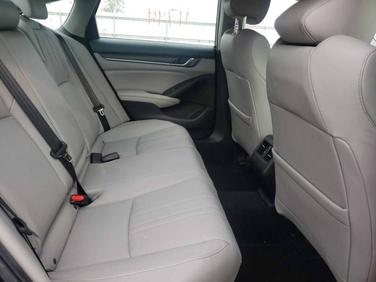 Photo 6 from auction – 2019 HONDA ACCORD TOU with VIN 1HGCV3F95KA016814