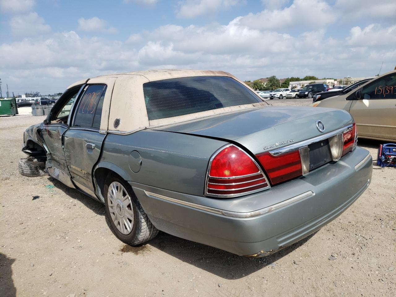 Photo 3 from auction – 2005 MERCURY GRAND MARQ with VIN 2MEFM74W15X610888
