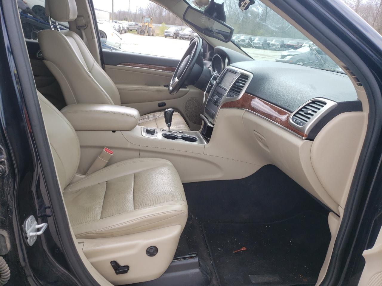 Photo 5 from auction – 2011 JEEP GRAN CHER with VIN 1J4RR5GT5BC526727