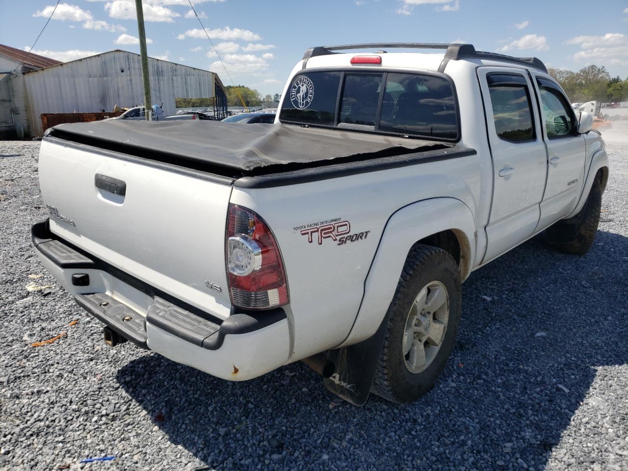Photo 4 from auction – 2011 TOYOTA TACOMA DOU with VIN 5TFLU4EN3BX015440