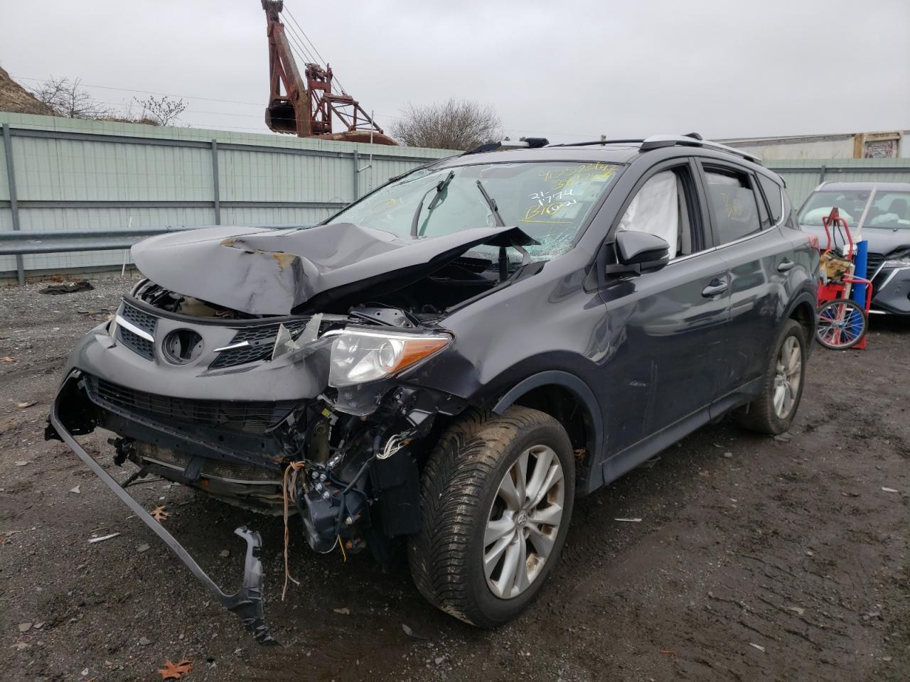 Photo 2 from auction – 2015 TOYOTA RAV4 LIMIT with VIN 2T3DFREV3FW381758