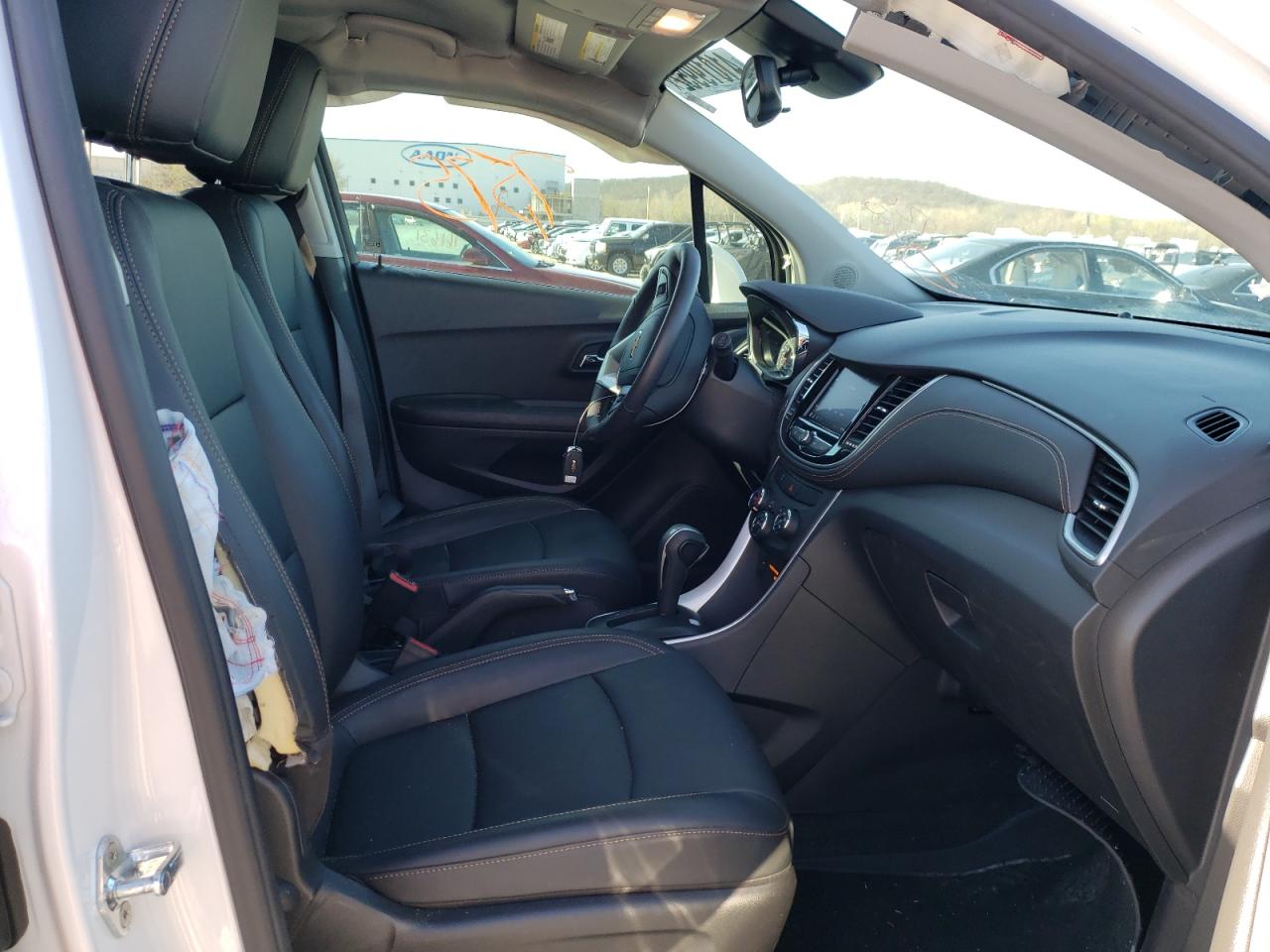 Photo 5 from auction – 2021 CHEVROLET TRAX 1LT with VIN KL7CJLSB0MB311039