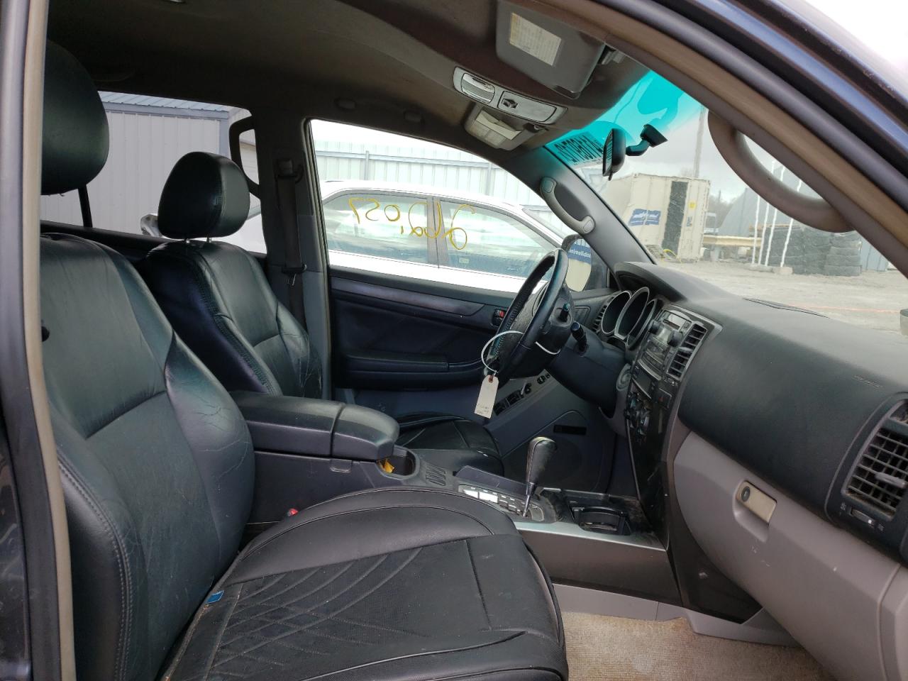Photo 5 from auction – 2006 TOYOTA 4RUNNER SR with VIN JTEZU14R968048628