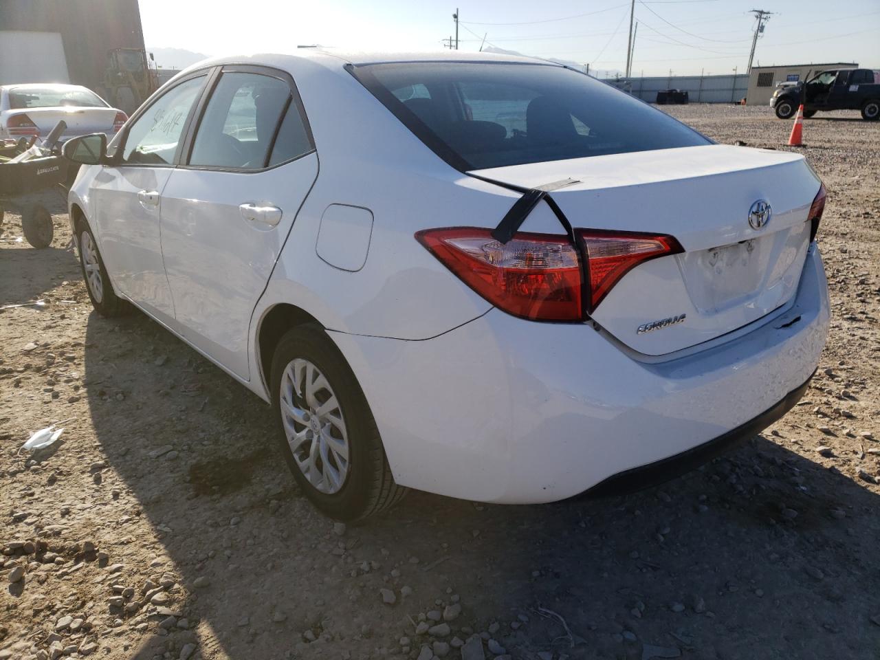 Photo 3 from auction – 2018 TOYOTA COROLLA L with VIN 5YFBURHE7JP849602