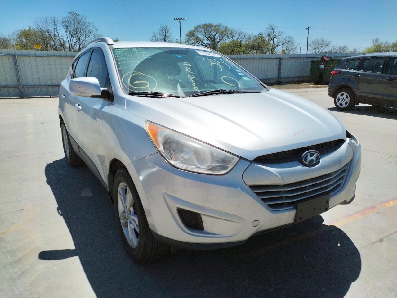 HYUNDAI TUCSON GLS 2011 with VIN KM8JUCAC5BU315550 - Photo from auction