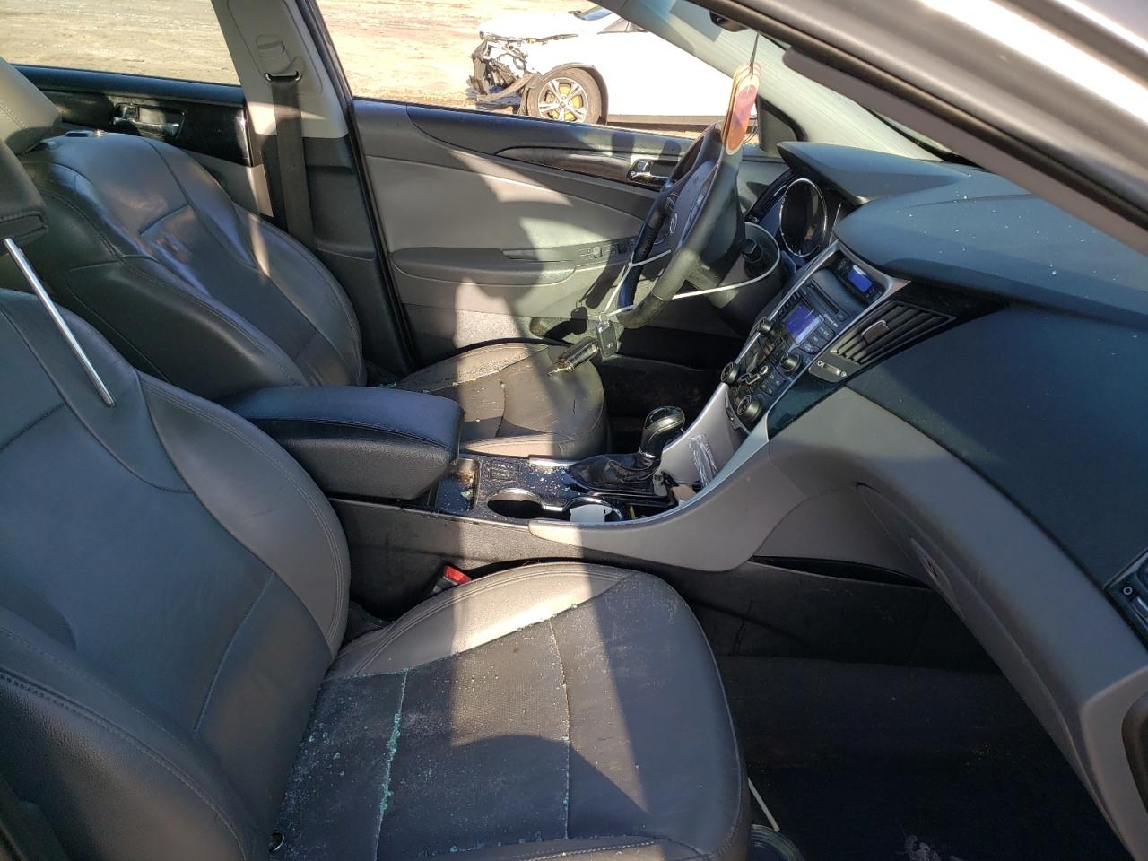 Photo 5 from auction – 2013 HYUNDAI SONATA SE with VIN 5NPEC4ACXDH695898