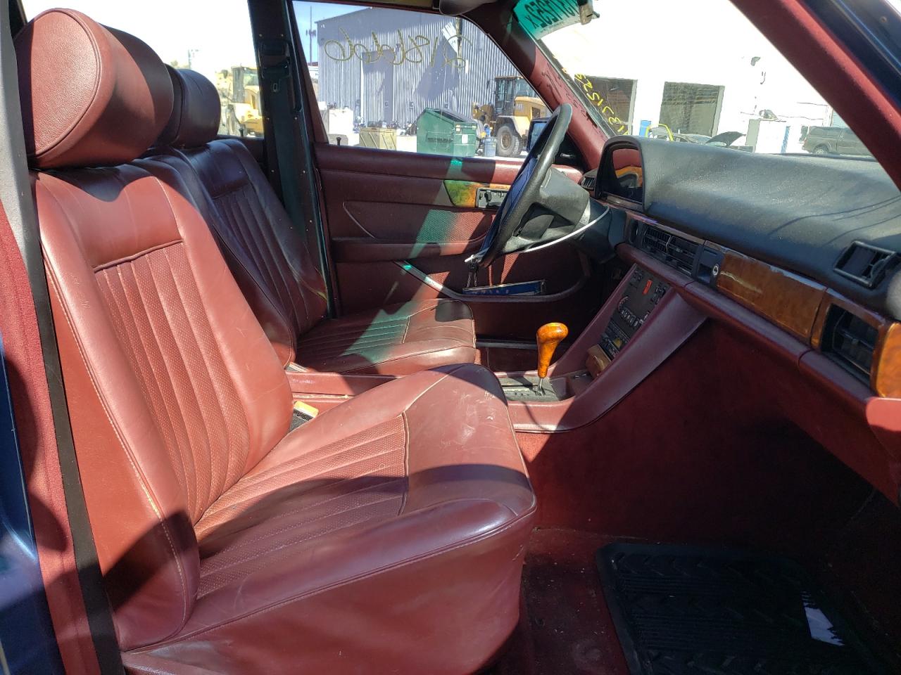 Photo 5 from auction – 1985 MERCEDES-BENZ 500 SEL with VIN WDBCA37D5FA114470