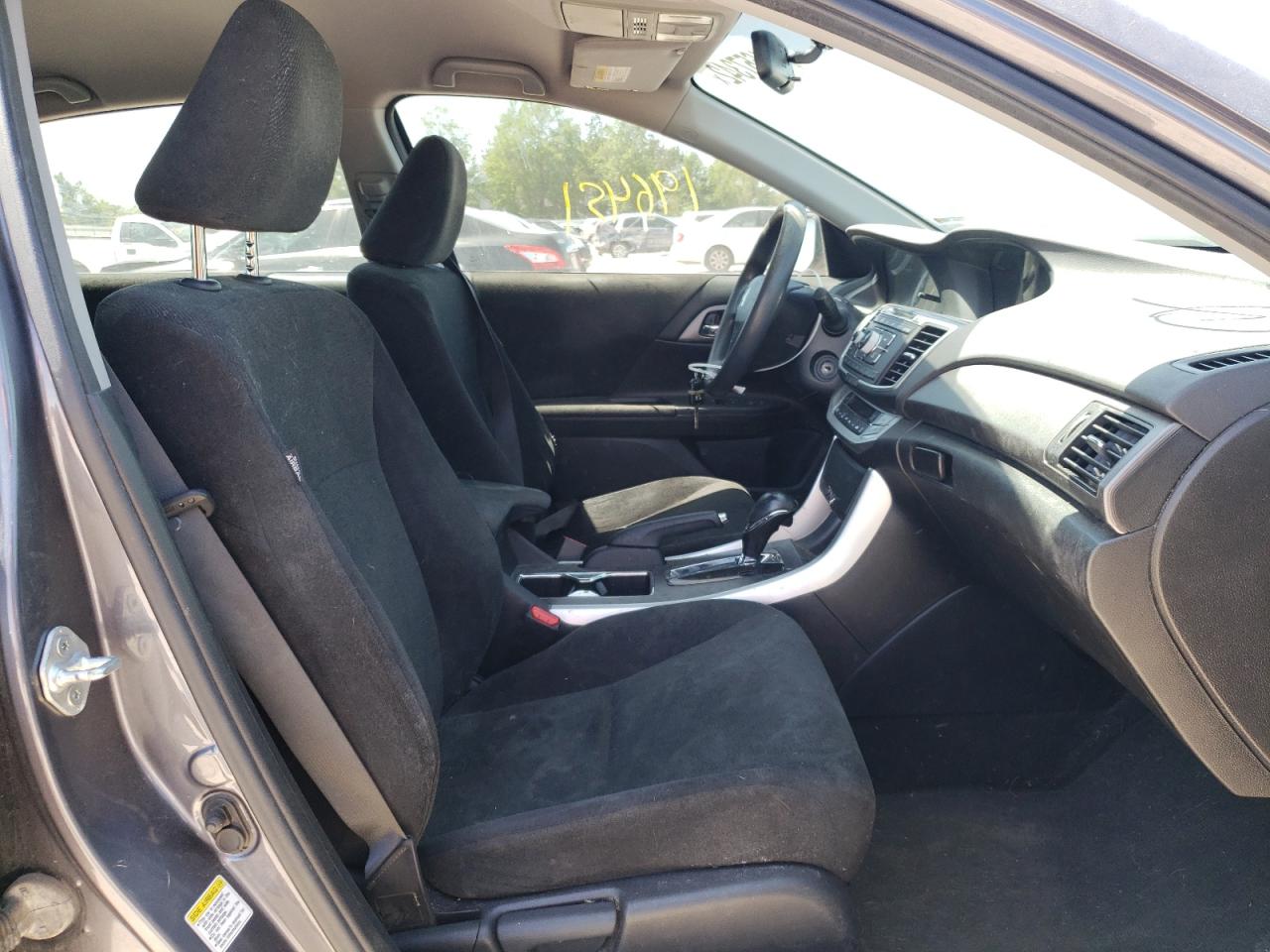 Photo 5 from auction – 2013 HONDA ACCORD LX with VIN 1HGCR2F37DA137261