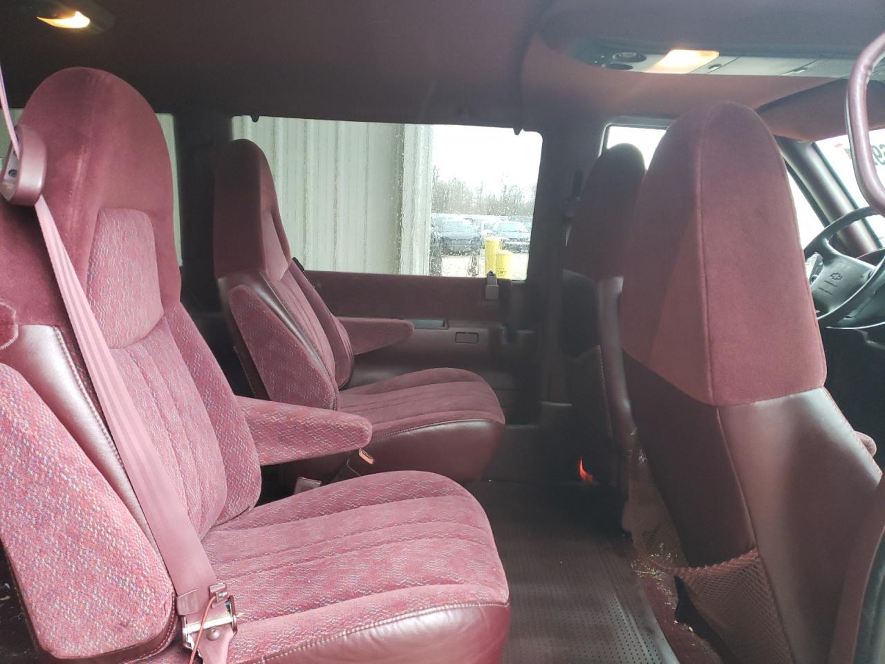 Photo 6 from auction – 1996 CHEVROLET ASTRO with VIN 1GNDM19W9TB157030
