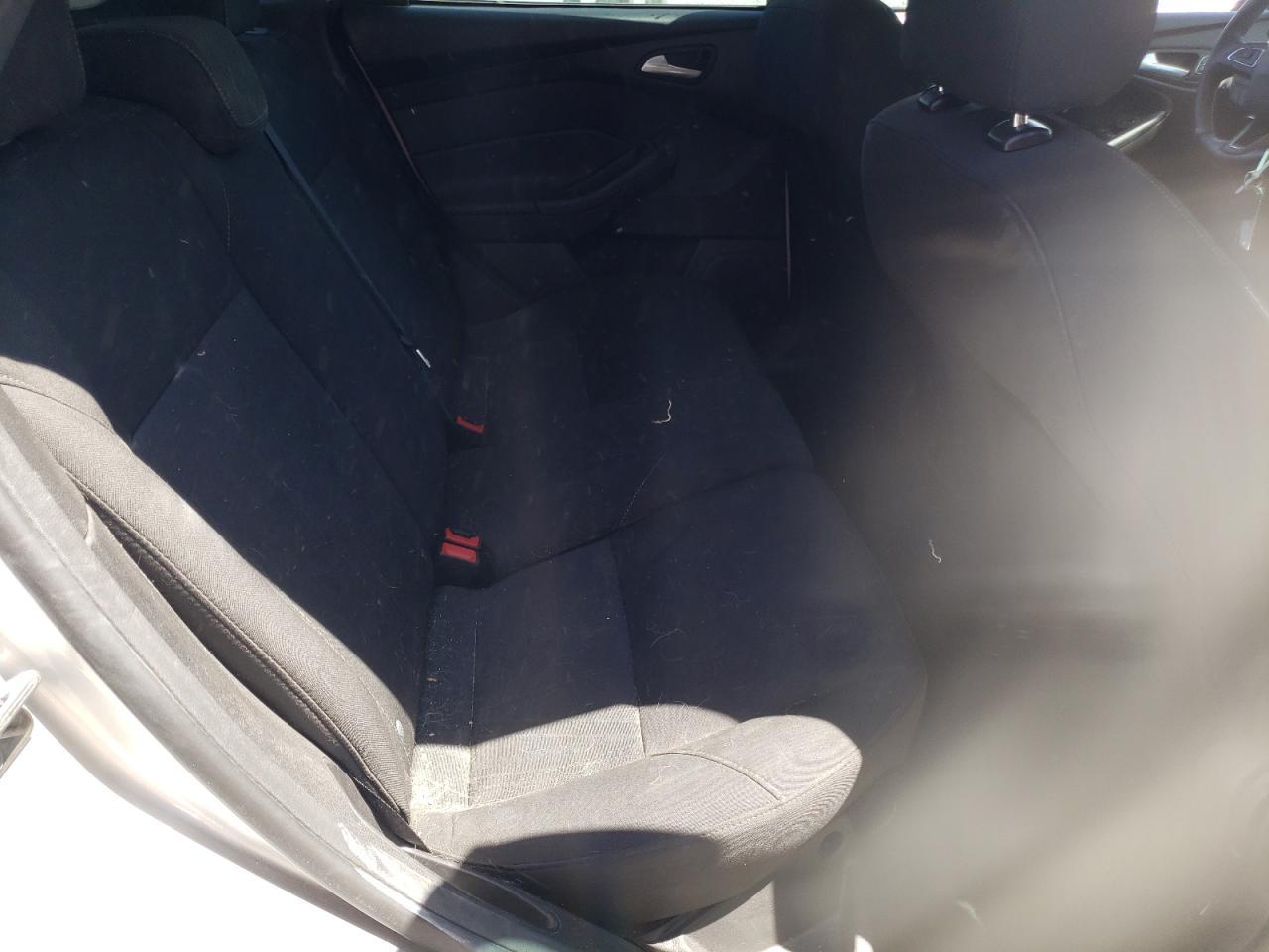 Photo 6 from auction – 2015 FORD FOCUS SE with VIN 1FADP3K20FL354157