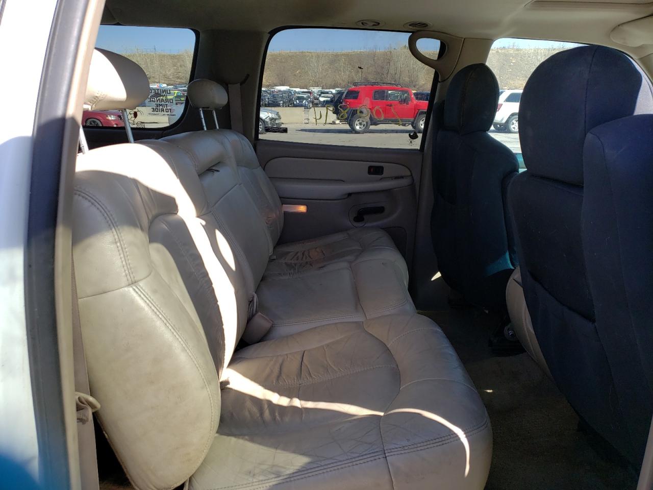 Photo 6 from auction – 2002 CHEVROLET SUBURBAN K with VIN 3GNFK16Z92G190791