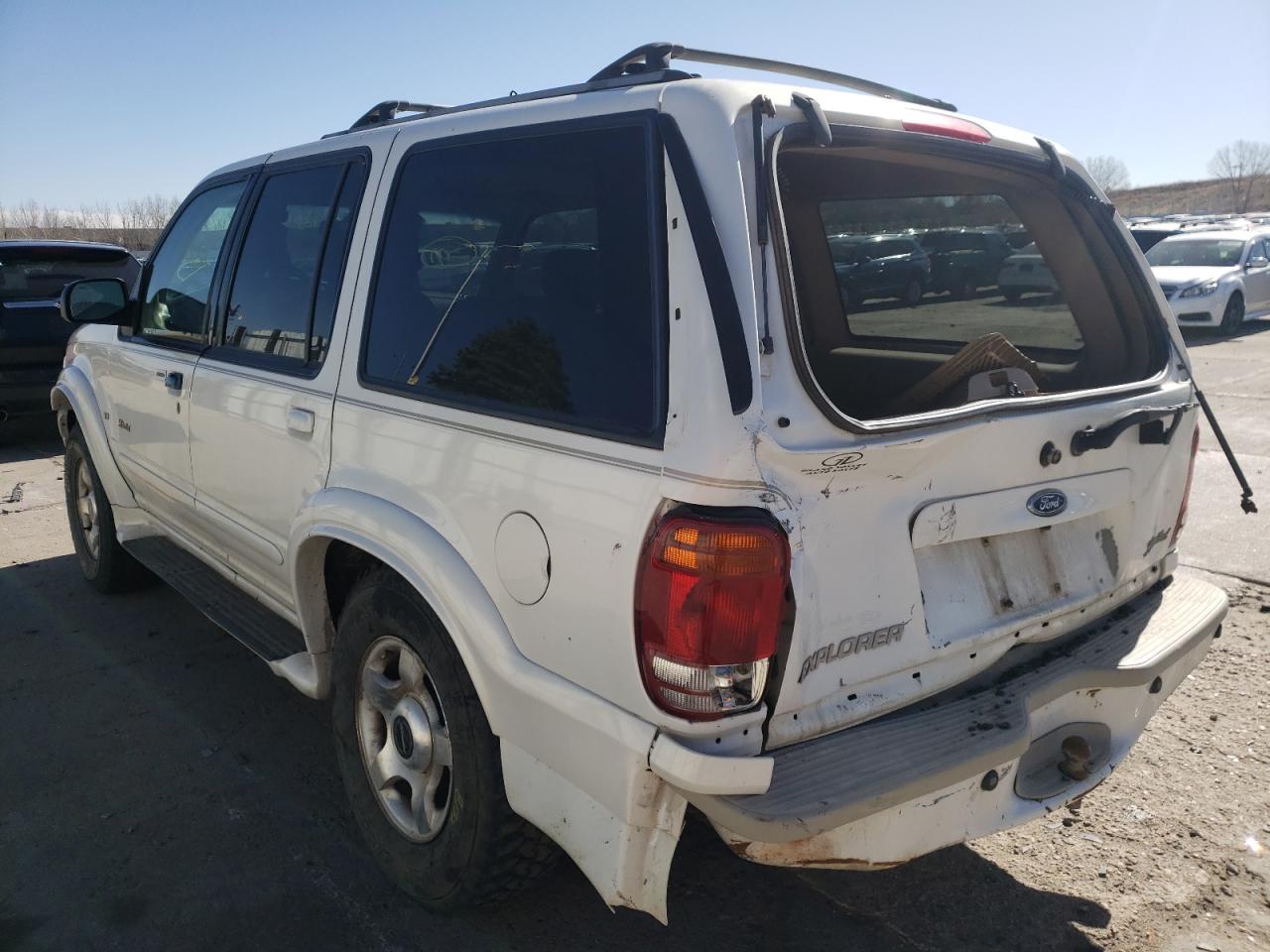Photo 3 from auction – 2001 FORD EXPLORER L with VIN 1FMDU85P91ZA00226
