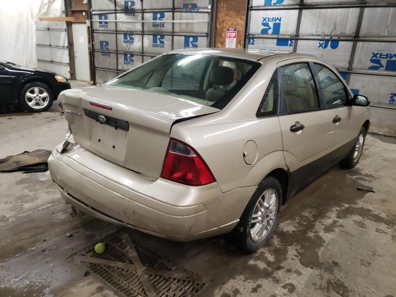 Photo 4 from auction – 2007 FORD FOCUS ZX4 with VIN 1FAFP34N57W338987
