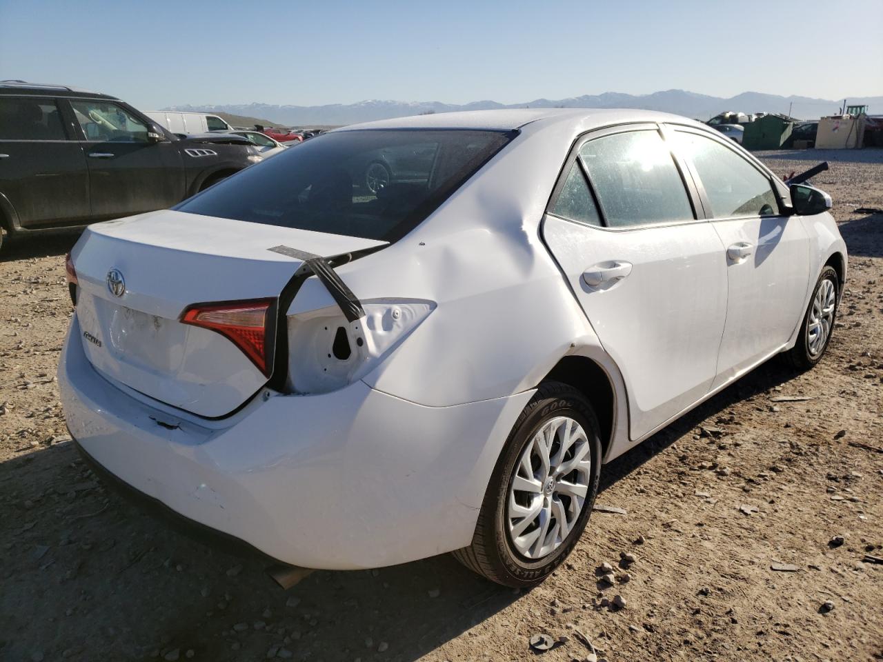 Photo 4 from auction – 2018 TOYOTA COROLLA L with VIN 5YFBURHE7JP849602