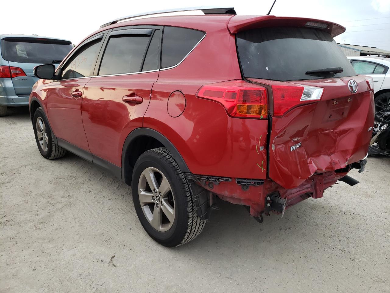 Photo 3 from auction – 2015 TOYOTA RAV4 XLE with VIN JTMWFREV1FD052269