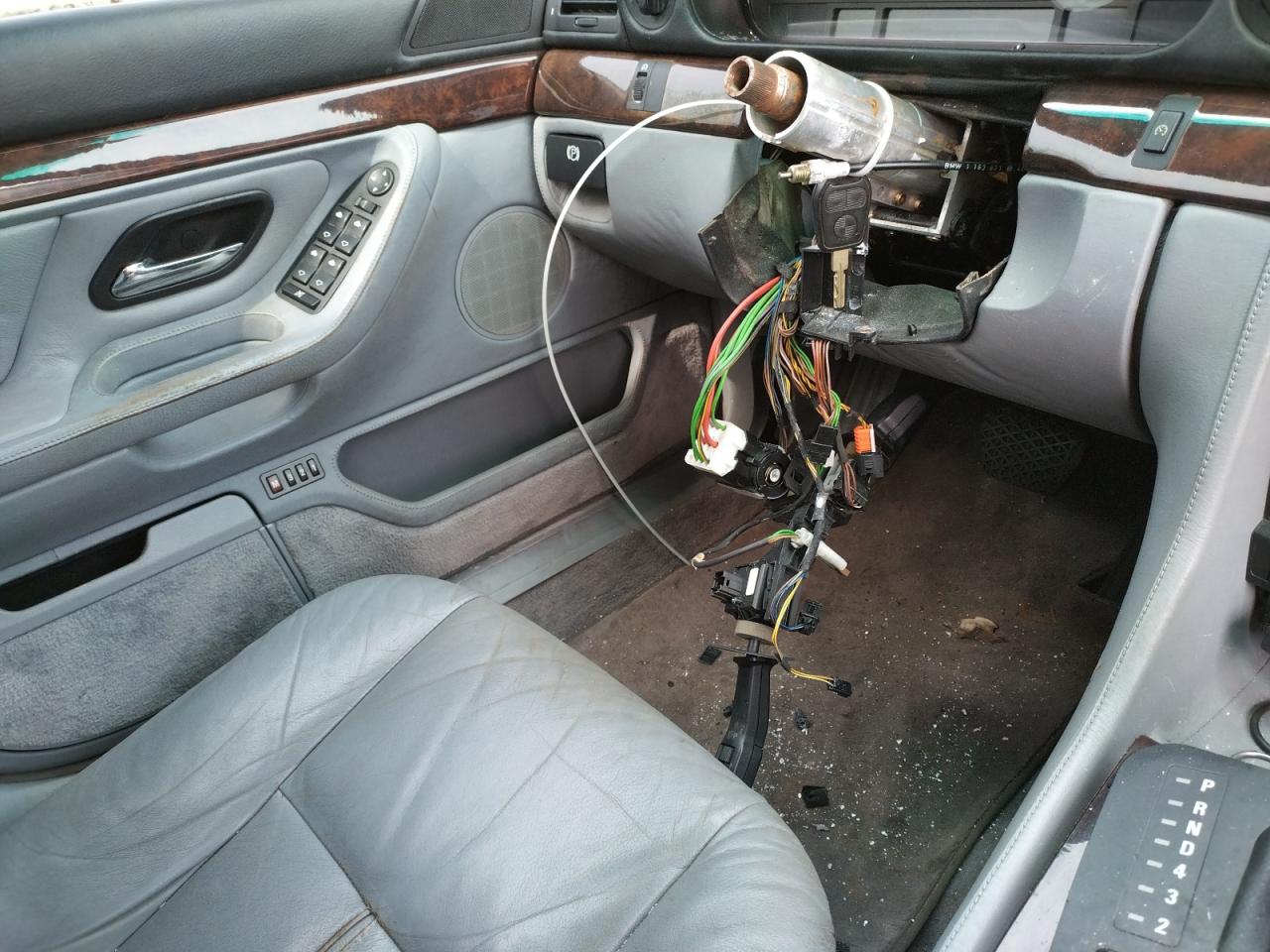 Photo 9 from auction – 1997 BMW 750 IL with VIN WBAGK2328VDH68049