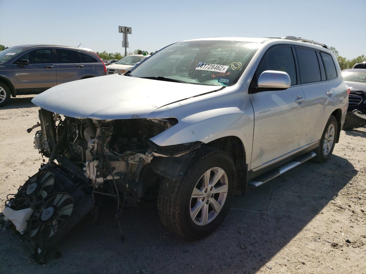 Photo 2 from auction – 2012 TOYOTA HIGHLANDER with VIN 5TDZK3EH1CS058914