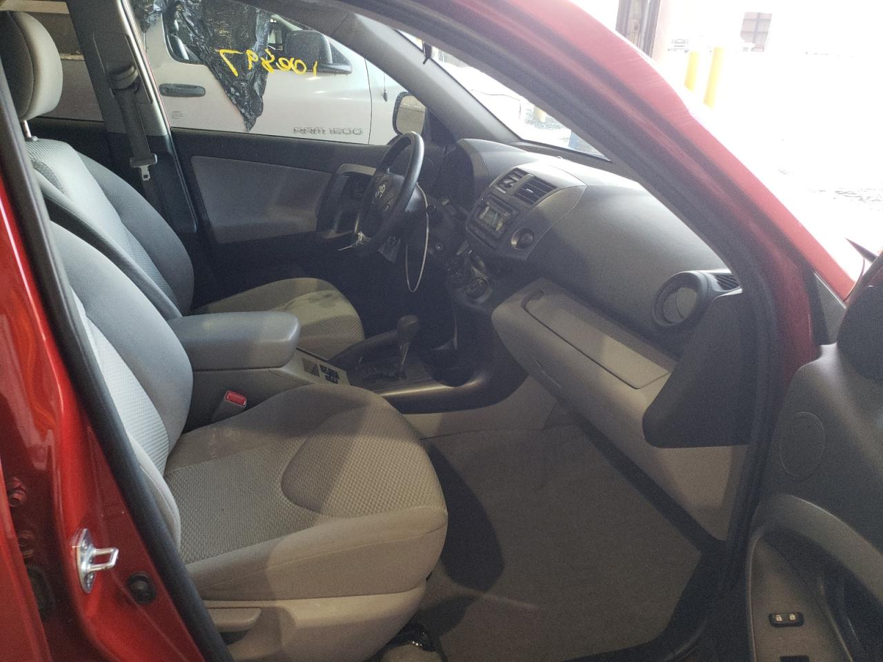 Photo 5 from auction – 2012 TOYOTA RAV4 with VIN 2T3BK4DV4CW077373