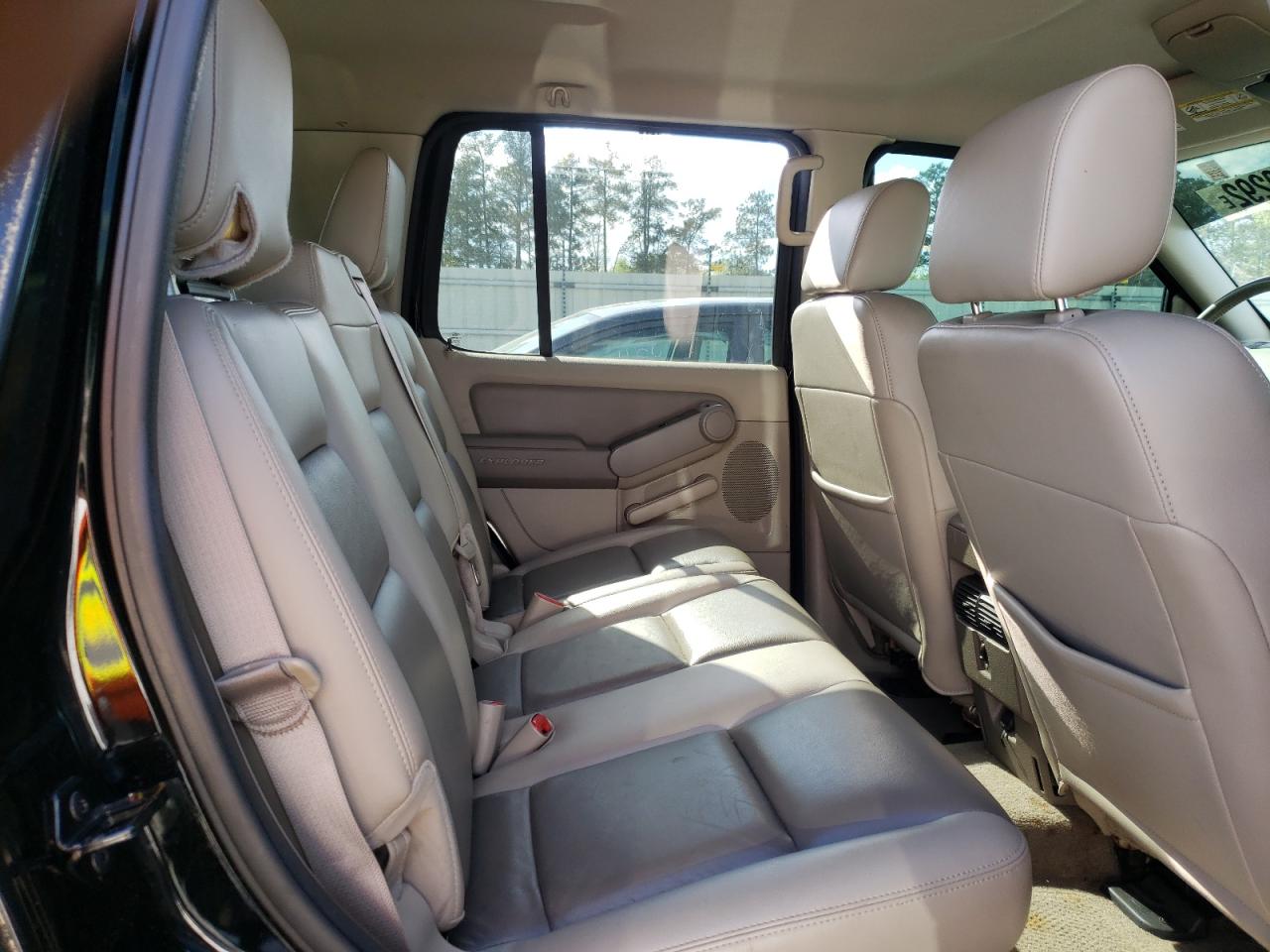 Photo 6 from auction – 2007 FORD EXPLORER X with VIN 1FMEU63E27UB25746