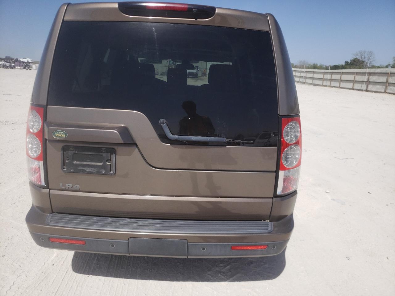 Photo 9 from auction – 2011 LAND ROVER LR4 with VIN SALAC2D4XBA547447