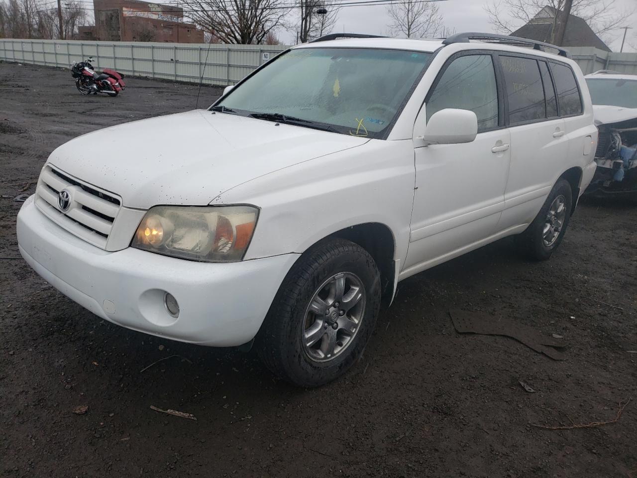 Photo 2 from auction – 2005 TOYOTA HIGHLANDER with VIN JTEEP21A250113620