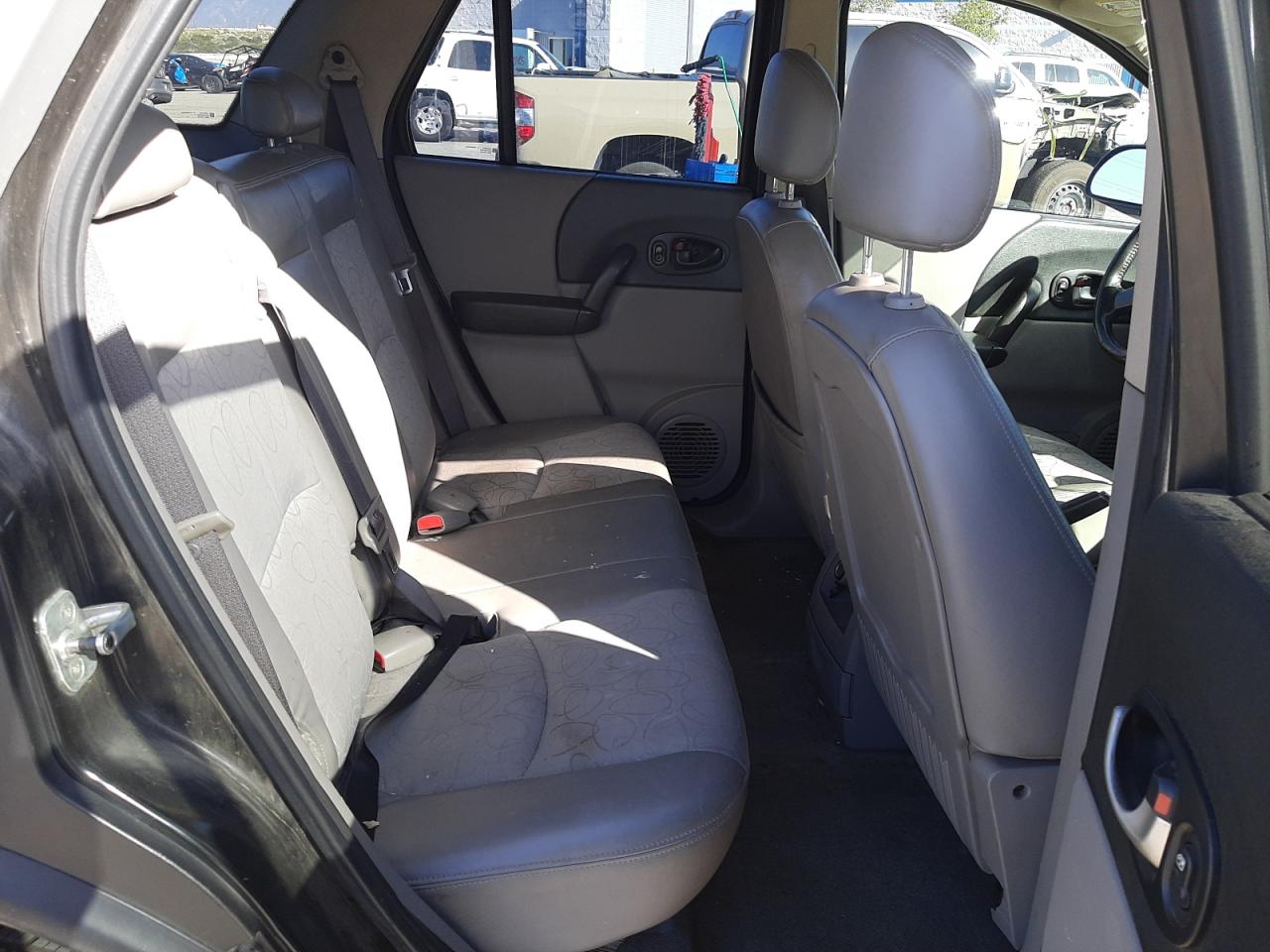 Photo 6 from auction – 2004 SATURN VUE with VIN 5GZCZ53484S897916