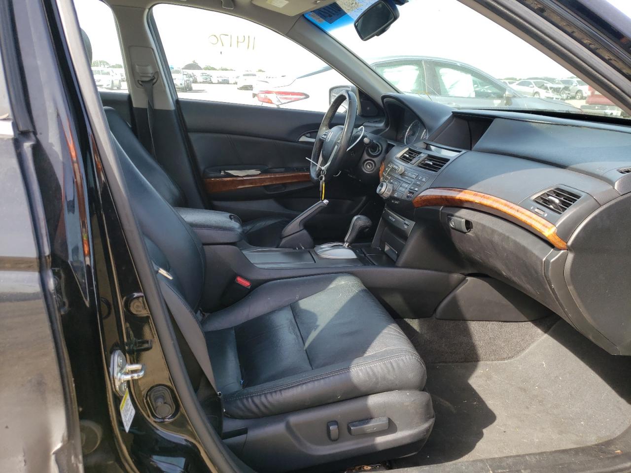 Photo 5 from auction – 2012 HONDA ACCORD EXL with VIN 1HGCP3F83CA030682