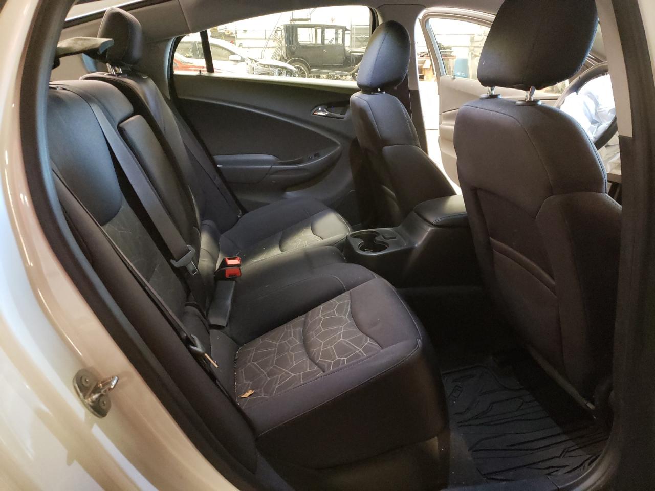Photo 6 from auction – 2017 CHEVROLET VOLT LT with VIN 1G1RA6S5XHU209906