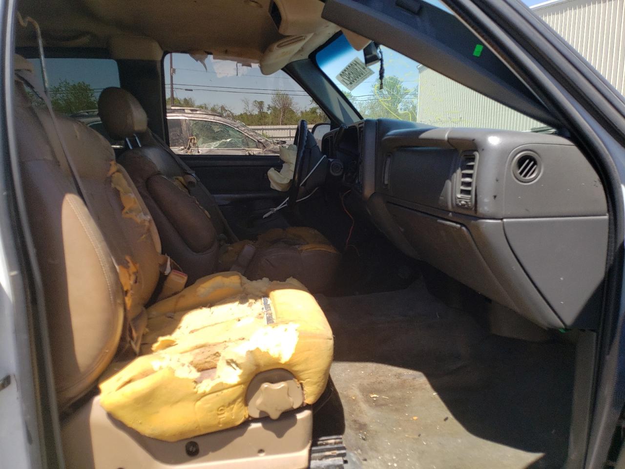 Photo 5 from auction – 2003 CHEVROLET SILVERADO with VIN 2GCEC19V831382658