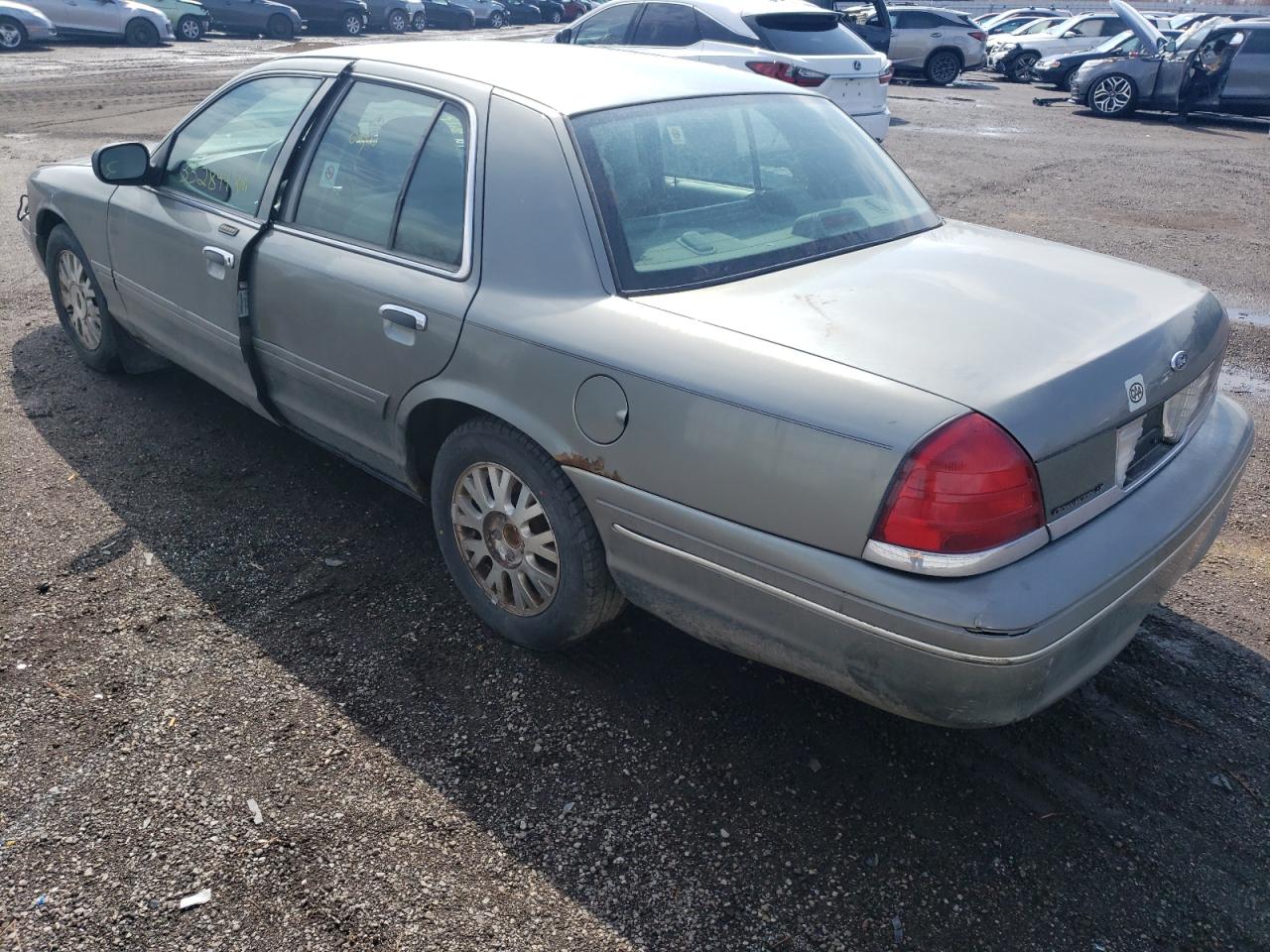 Photo 3 from auction – 2004 FORD CROWN VICT with VIN 2FAFP74W54X174222
